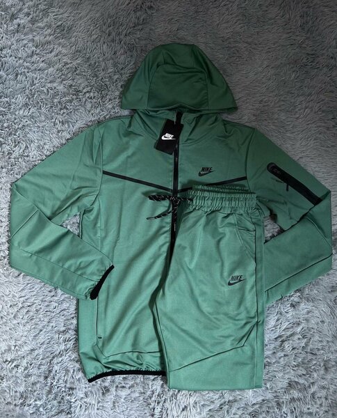 Nike tech fleece Size M and L