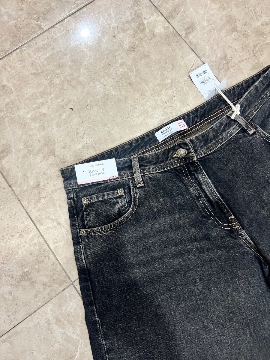 Mom/straight jeans