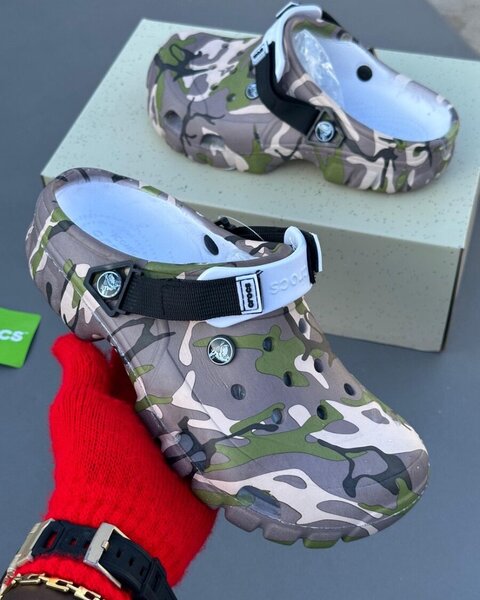 Sabots crocs à motif