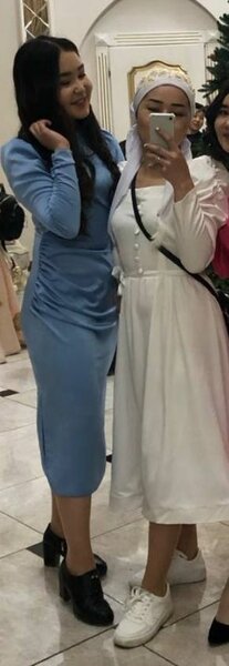 Белое и голубое платье