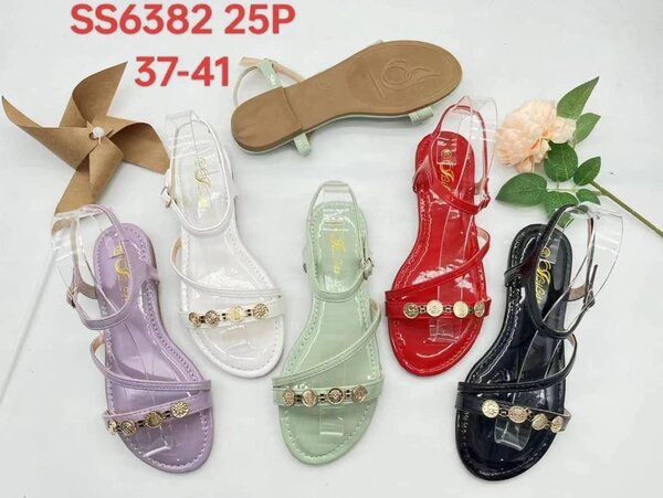 Sandales colorées élégantes