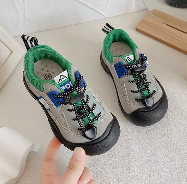 Кроссовки новые, 26 размер