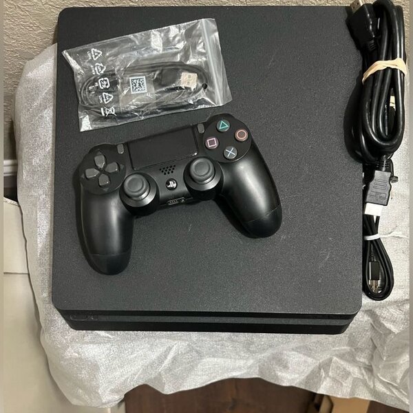Play station 4slim