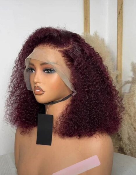 Perruque Bouclée Rouge Vin