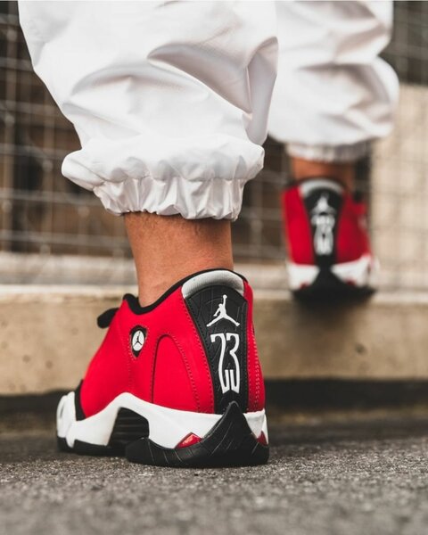Baskets rouges Air Jordan 14