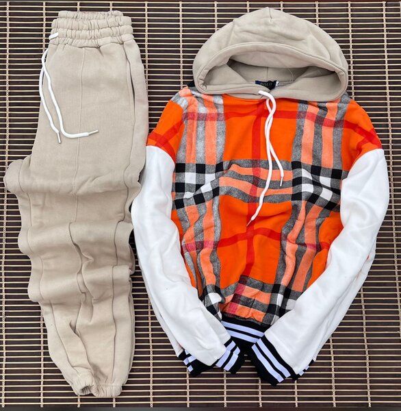 Ensemble de jogging coloré