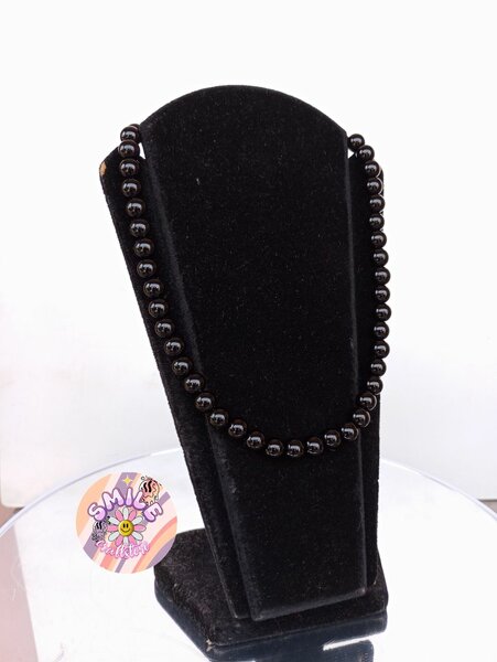 Black pearl necklace