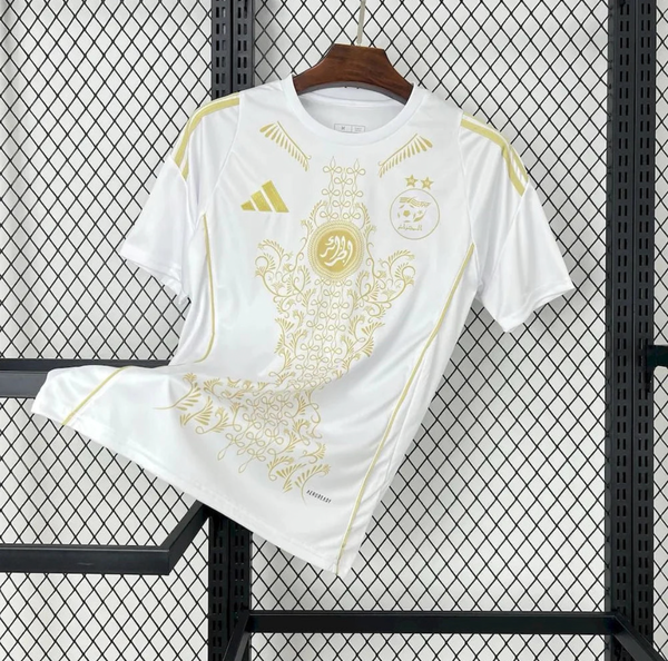 Maillot de football blanc doré