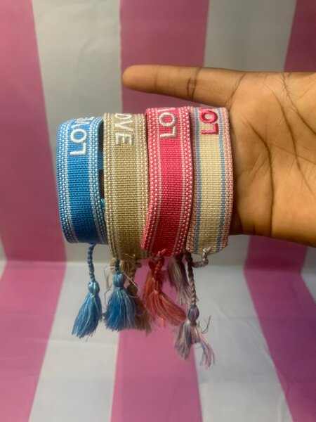 Bracelets "Love" tissés