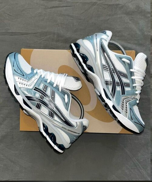 Baskets rétro homme élégantes