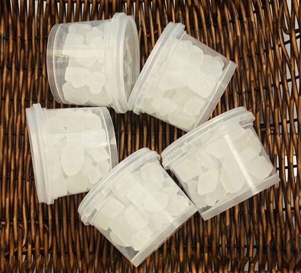 3 boîtes de bonbons blanc