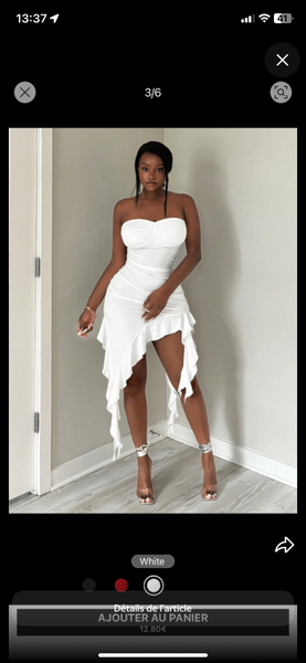 Robe Blanche Asymétrique Élégante