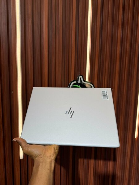 Ordinateur HP 8ieme génération