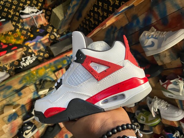 JORDAN4 sneakers