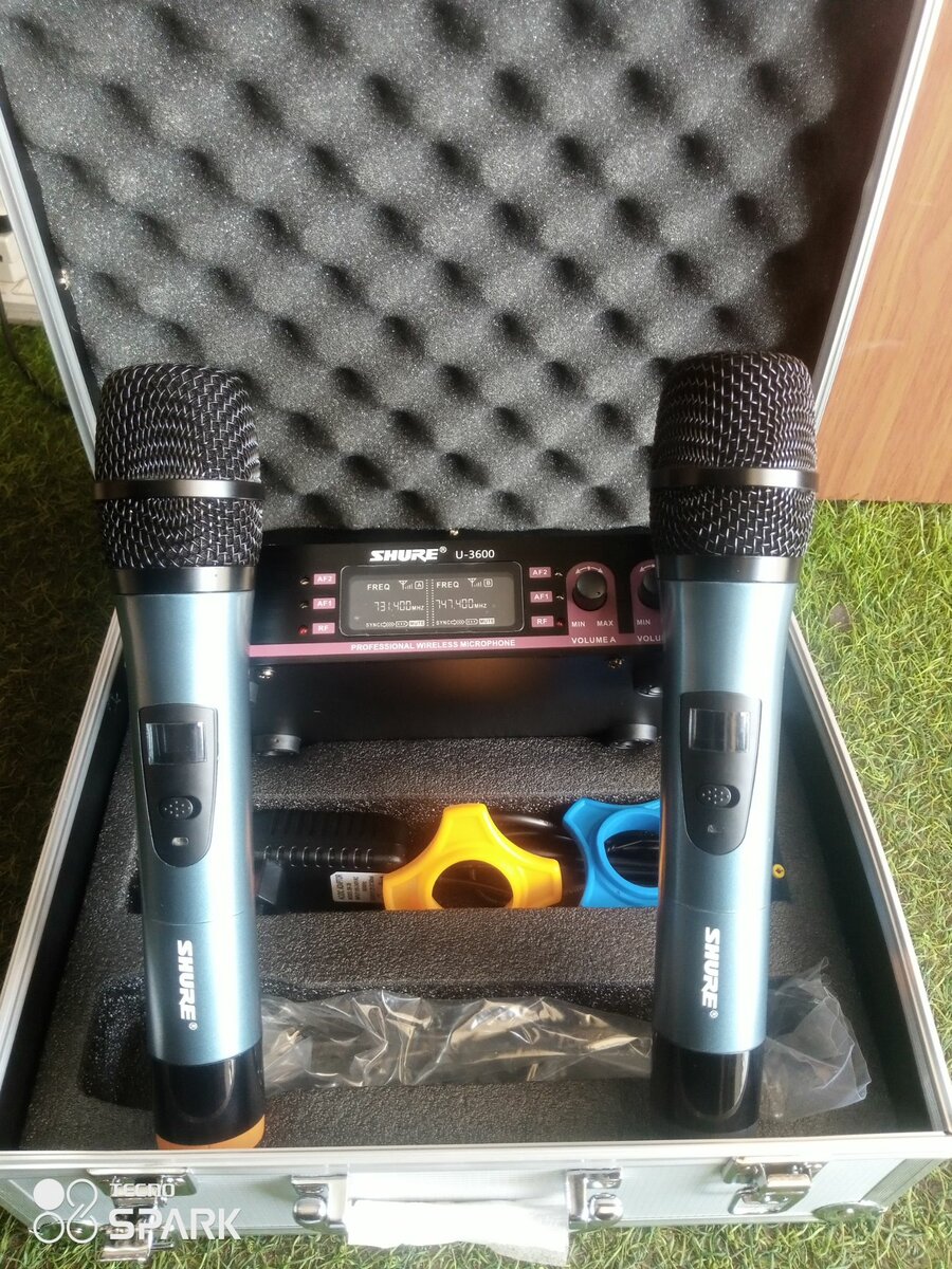 Shure cordless Mic 2 in 1