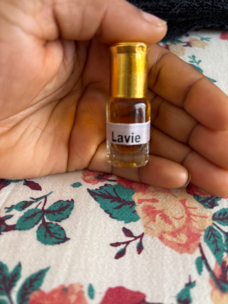 Perfume Oil for both ladies and gents