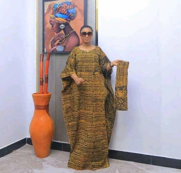 Robe boubou disponible a 9000fr