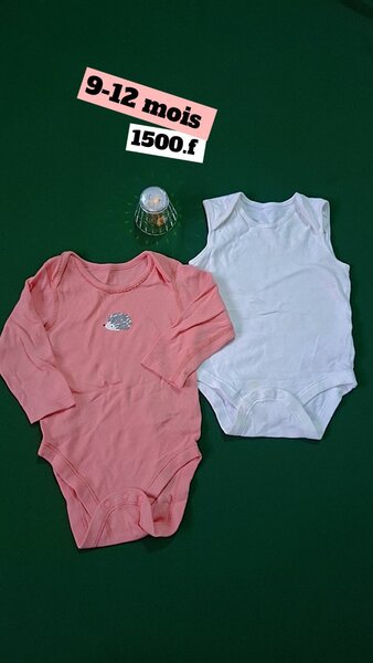 Ensemble body bébé 9-12 mois