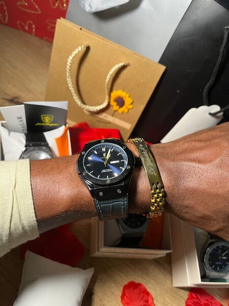 Montre élégante homme