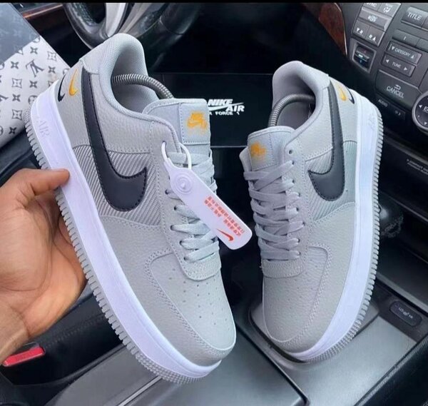 Nike Air Force 1