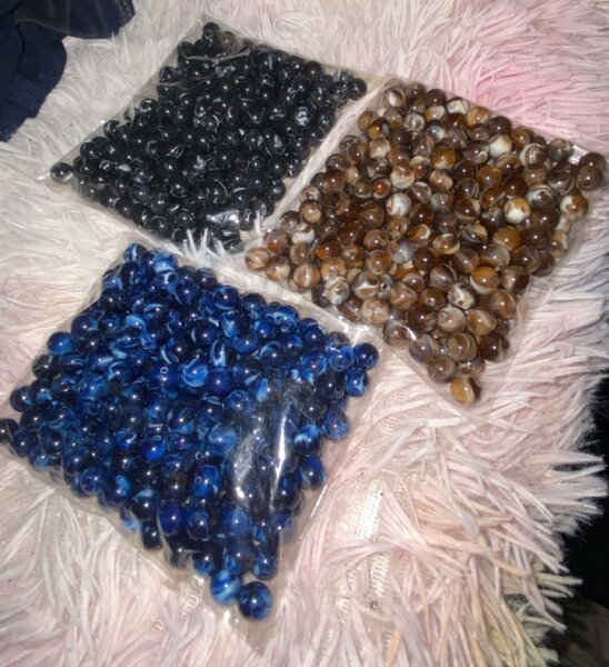 Perles en verre colorées