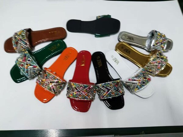 Sandales à strass colorées