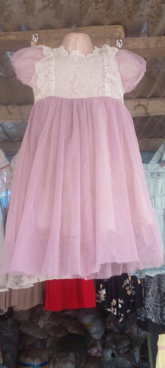 Robe élégante en dentelle enfant