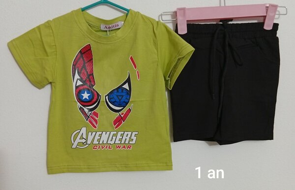 T-shirt Avengers bébé