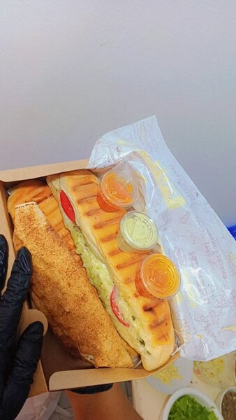 Panini et chawarma savoureux