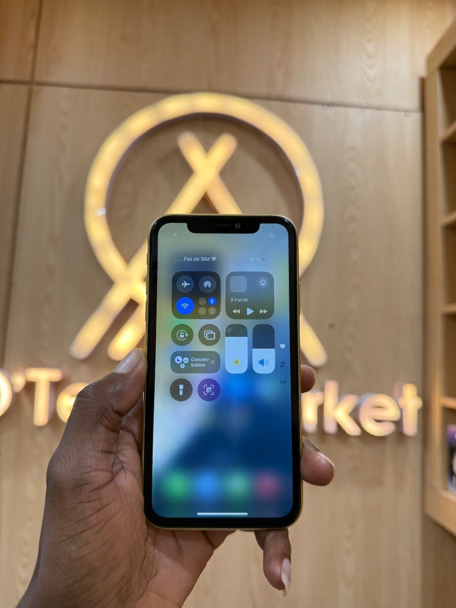 iPhone 11 Jaune 64GB Débloqué