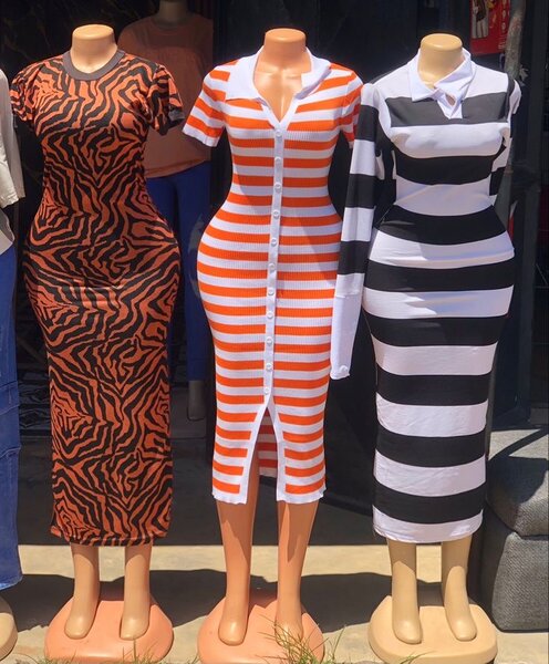 Robe Longue Rayée Élégante