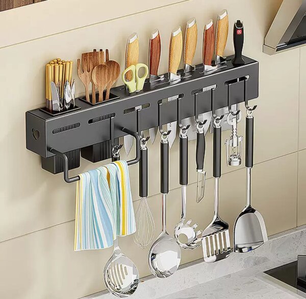 Knife and spoon placement