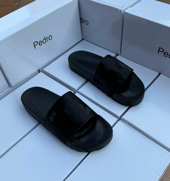 SANDALE PEDRO EN GOMME