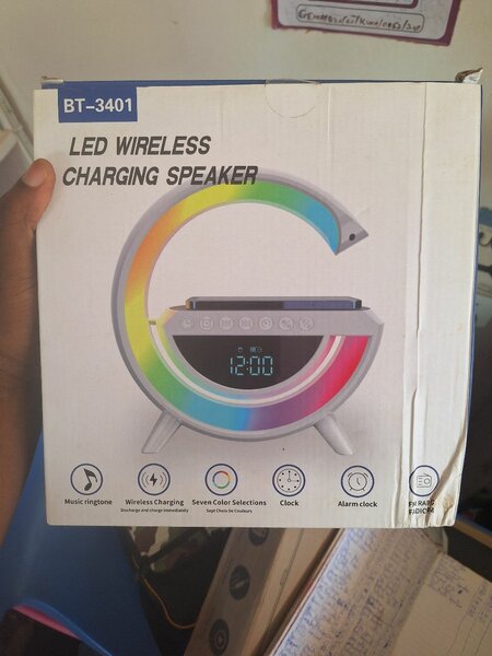 Led wireless charging speaker