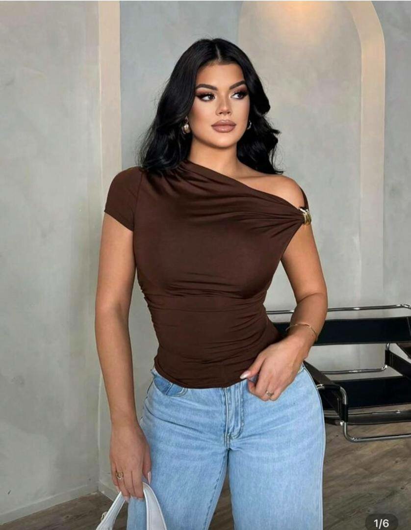 Haut asymétrique élégant