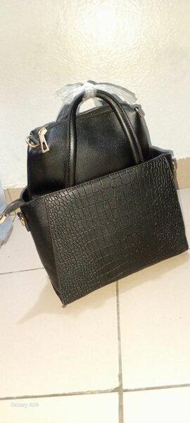 Sac à main noir élégant