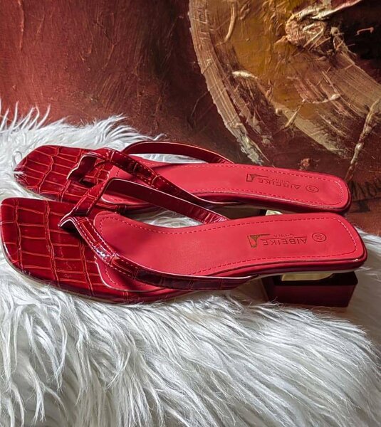 Sandales à talon rouge élégant