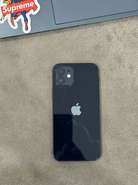 iPhone 12 64gig Gevey Unlocked