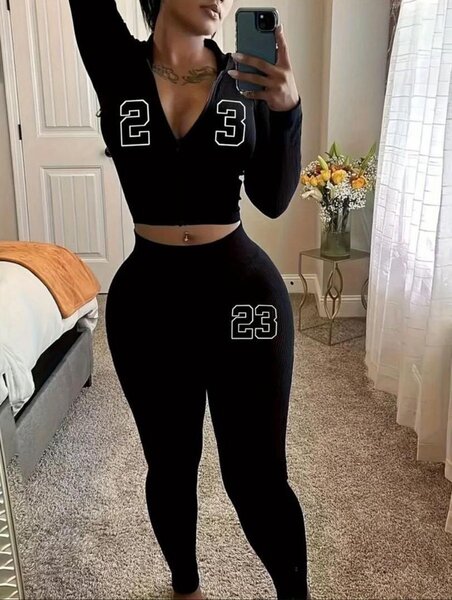 Tenue de sport femme noire