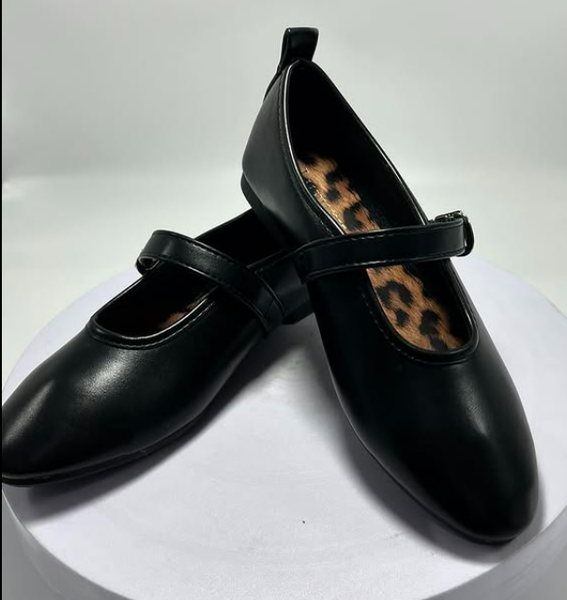 Балетки-это идеальное сочетание комфорта и элегантности. Легкие и стильные, они прекрасно дополняют любой образ, будь то повседневный или праздничный.❤️