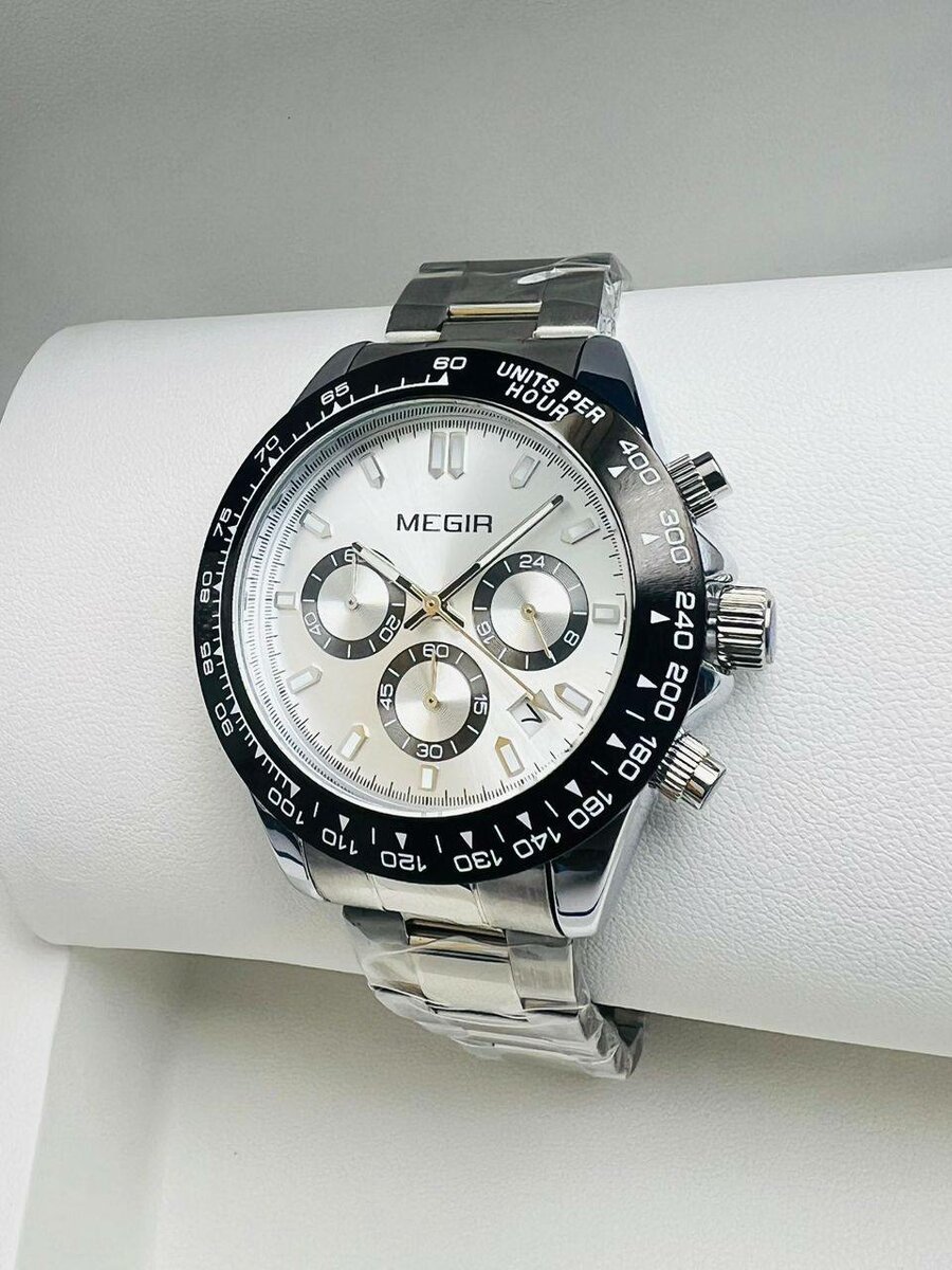 Montre de luxe disponible ici