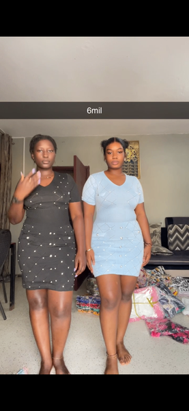 Robe moulante à perles