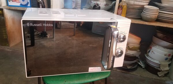 RUSSELL HOBBS Microwave