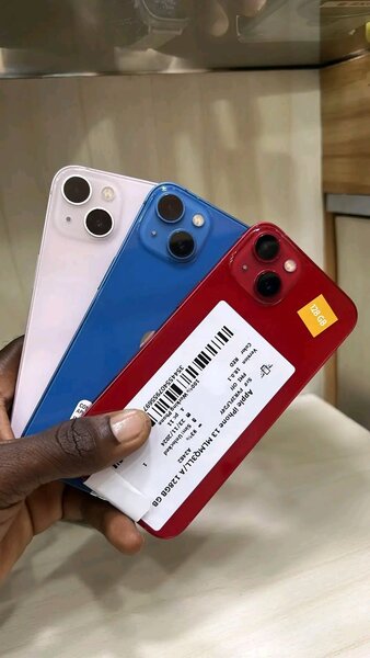 IPhone 13 simple 128GB quasi neuf Disponible