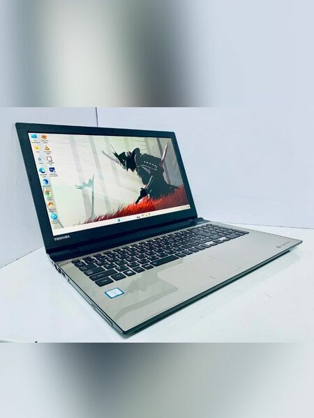 TOSHIBA DYNABOOK 15