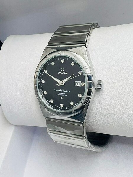 Montre de luxe disponible