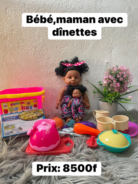 Poupées Maman et Bébé avec Dînette