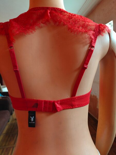 Soutien-gorge en dentelle rouge