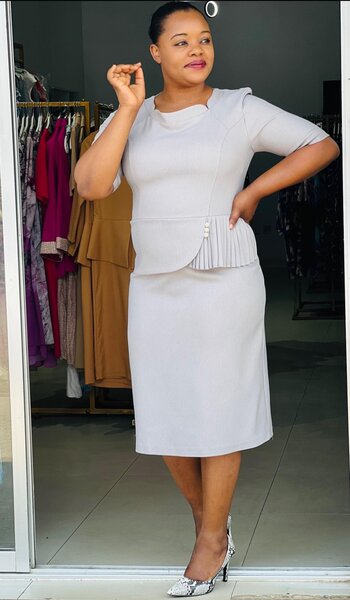 Elegant dress with ruffles,