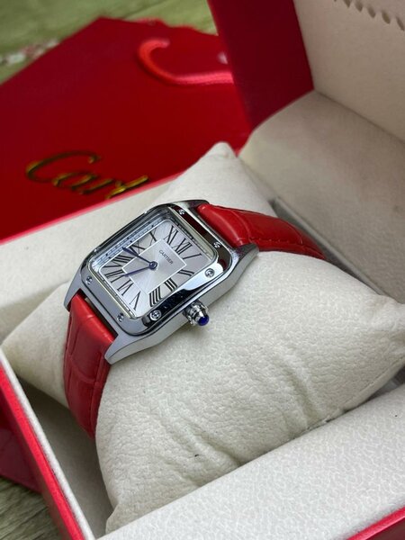 Montre élégante en cuir